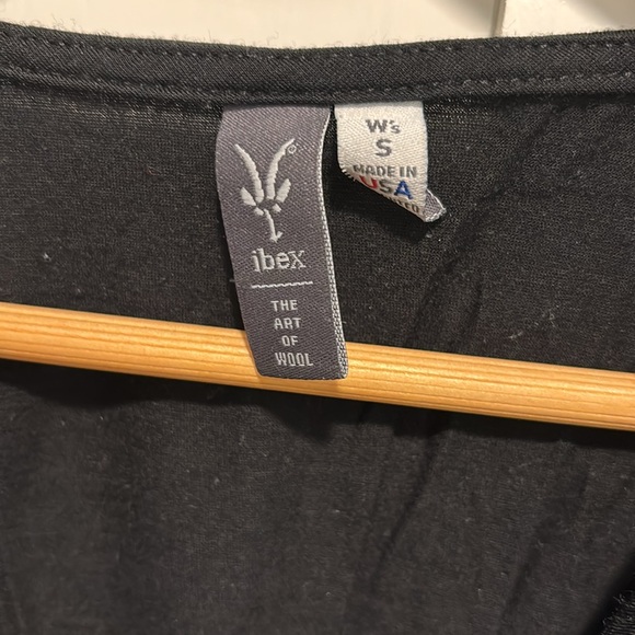 Ibex black women’s merino wool shirt size small - Picture 4 of 5